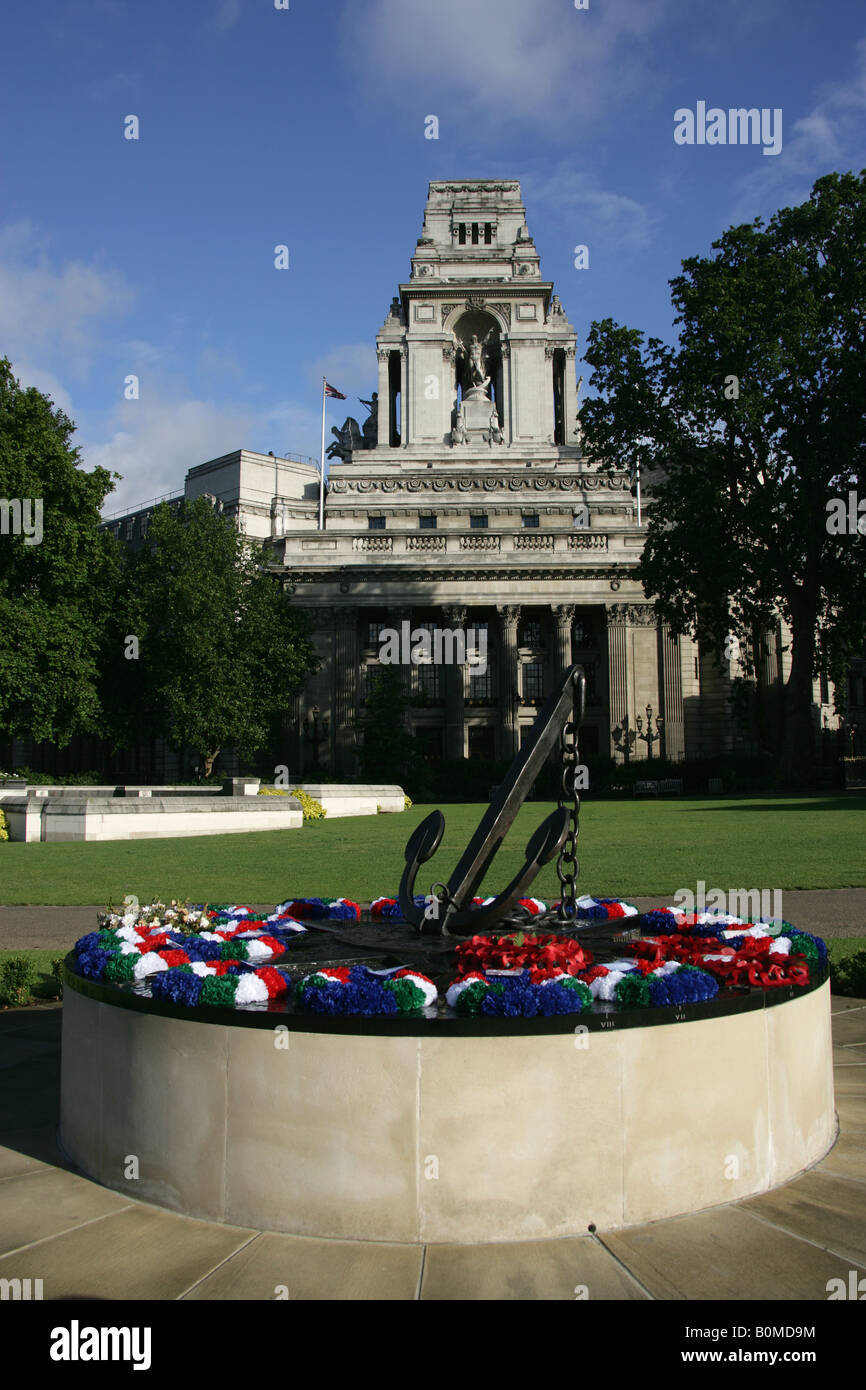 City of London, England. The Merchant Navy Falklands War Memorial at Tower Hill, with Trinity Square in the background. Stock Photo