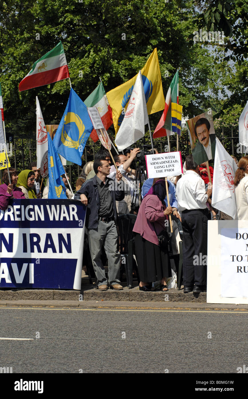 Supporters of the Iranian Mojahedin protest outside the Iranian Embassy in London Stock Photo