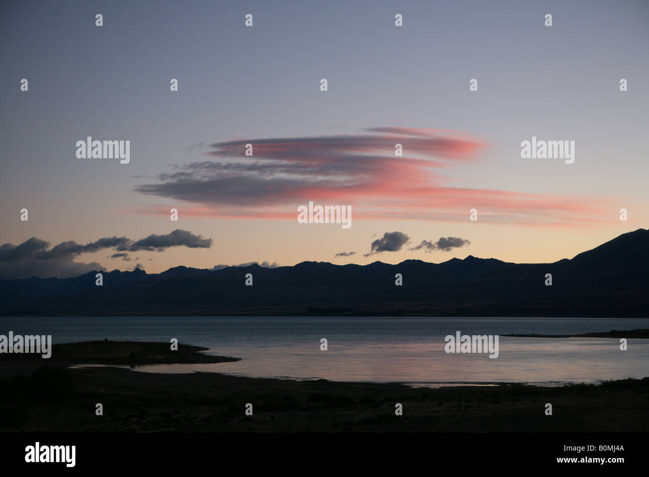 Sunrise above Lake Tekapo South Island New Zealand Stock Photo - Alamy