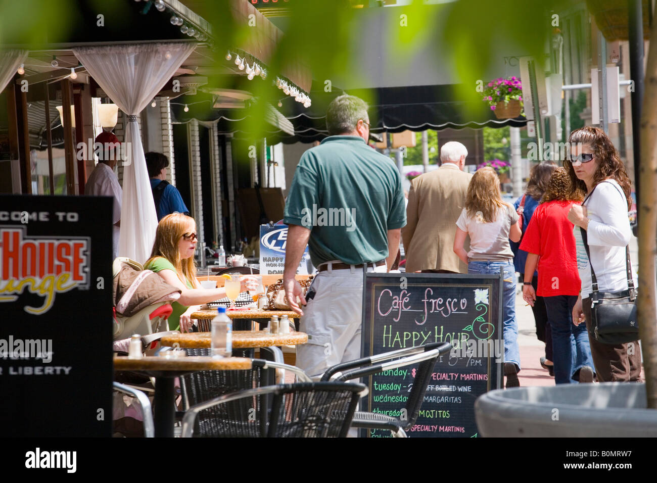 Lunch time on Second Street Harrisburg Pennsylvania Stock Photo Alamy