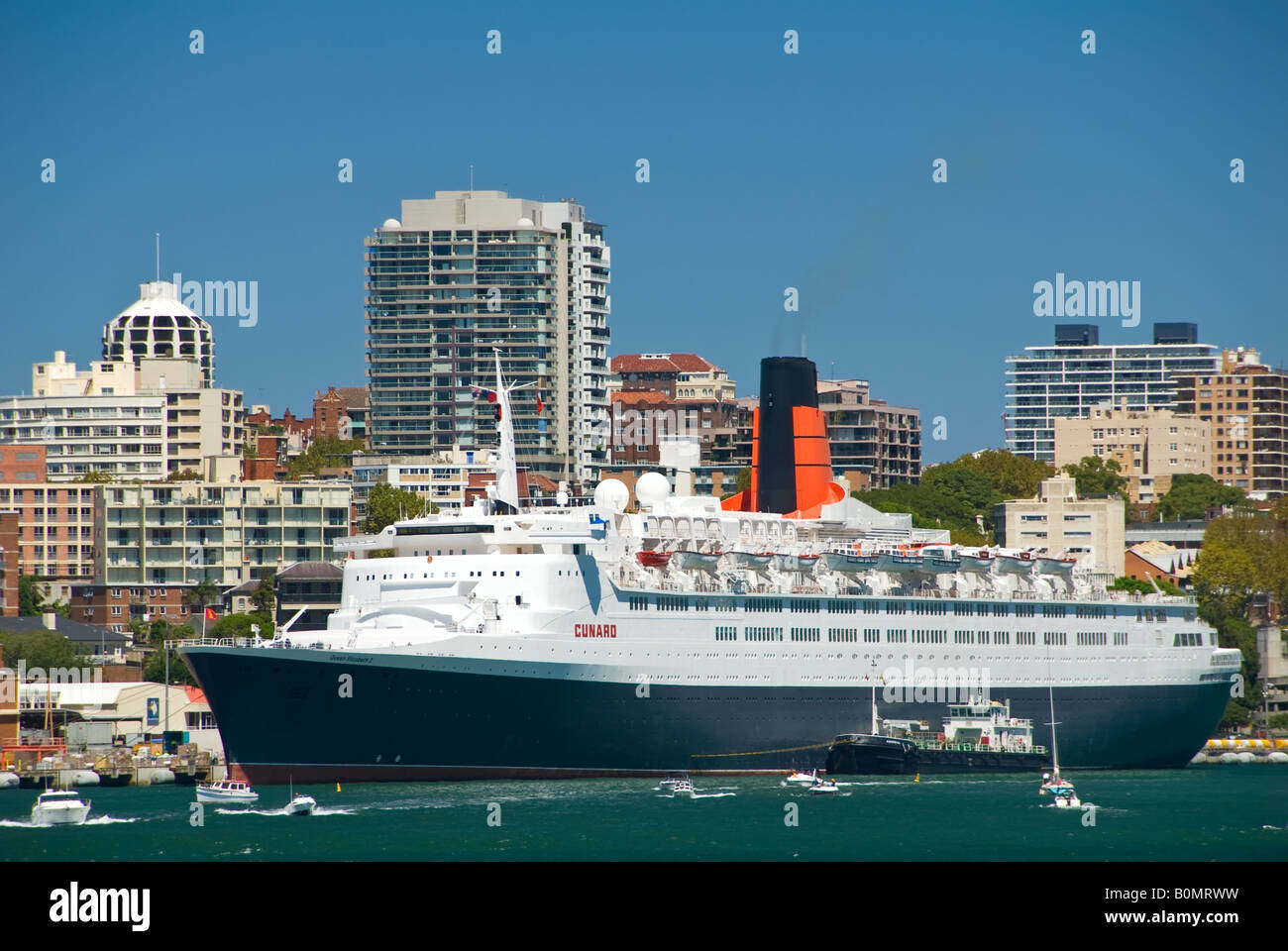 cunards queen elizabeth 2 cruise ship during final voyage in sydney harbor australia Stock Photo