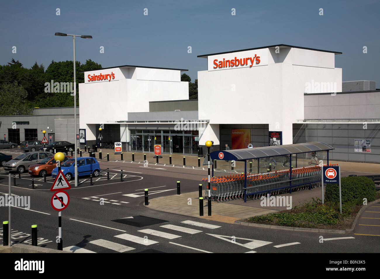 Sainsburys carpark hi-res stock photography and images - Alamy