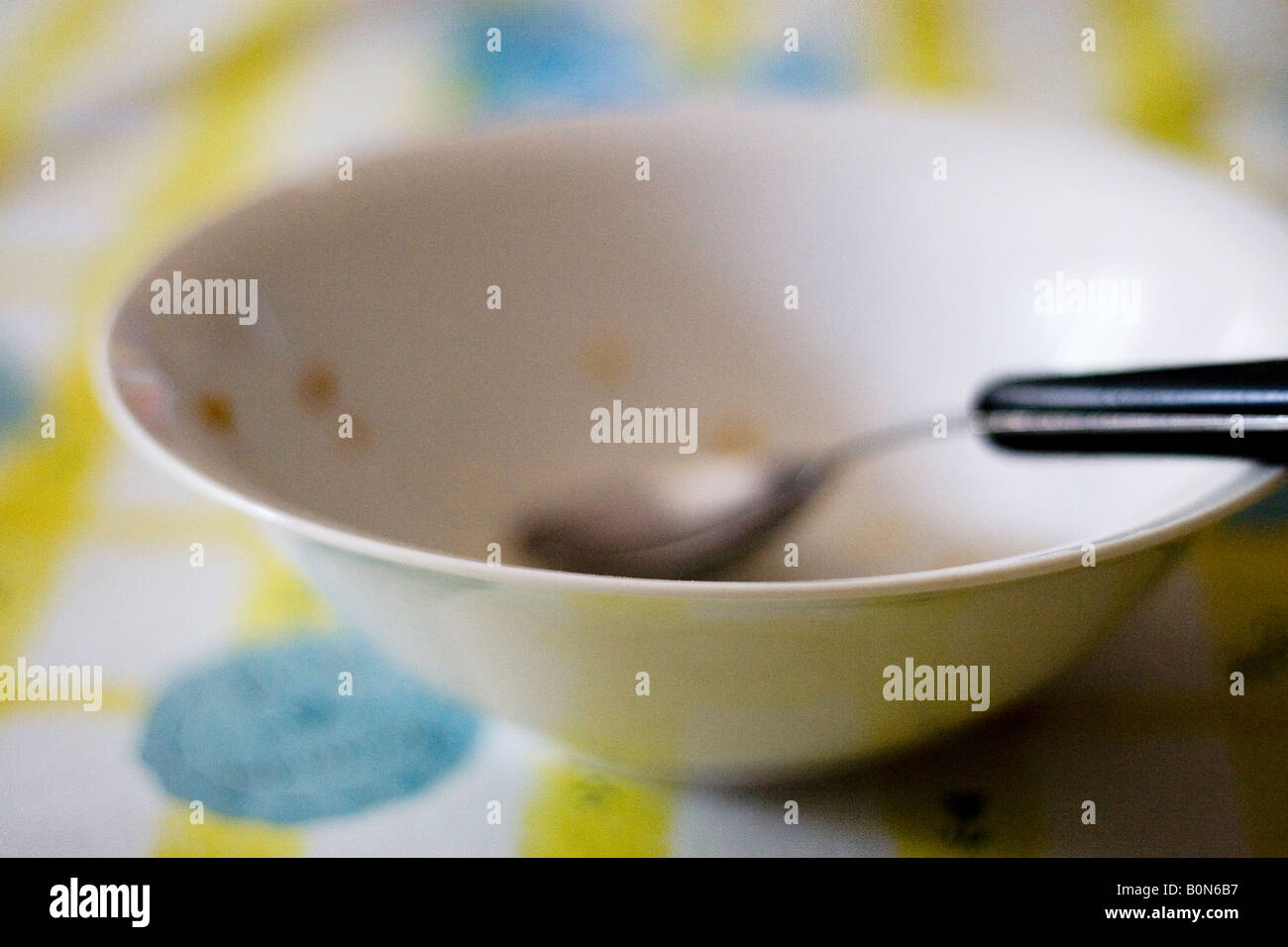 An empty bowl of cereal Stock Photo - Alamy