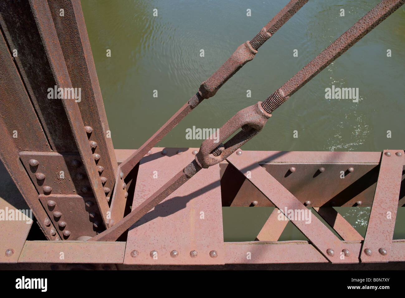 Turnbuckle hires stock photography and images Alamy