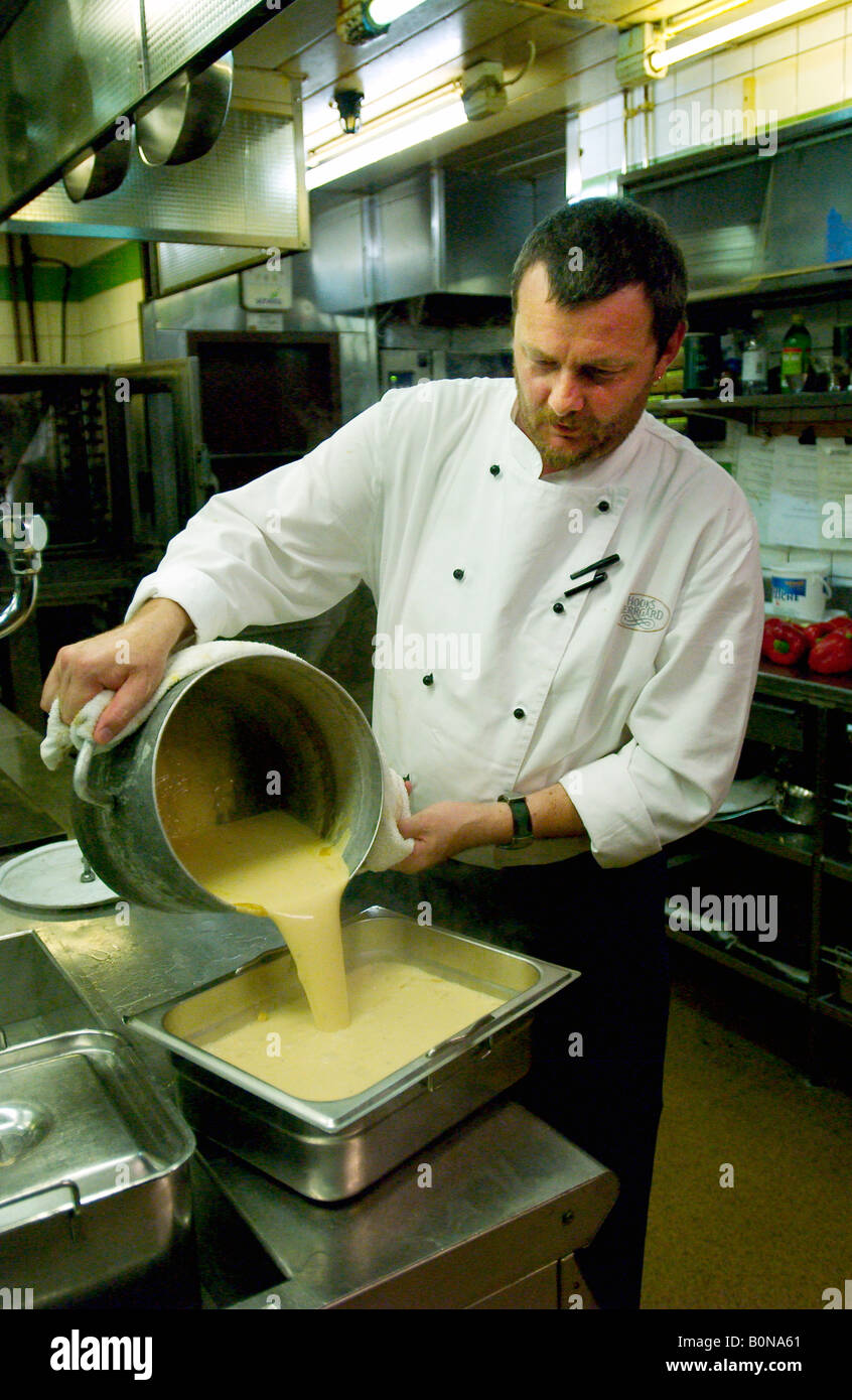 Making gravy hires stock photography and images Alamy