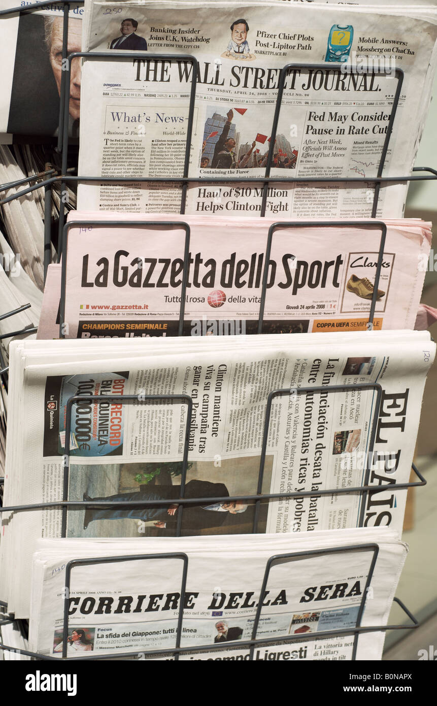 international newspapers on sale at newsagents Stock Photo