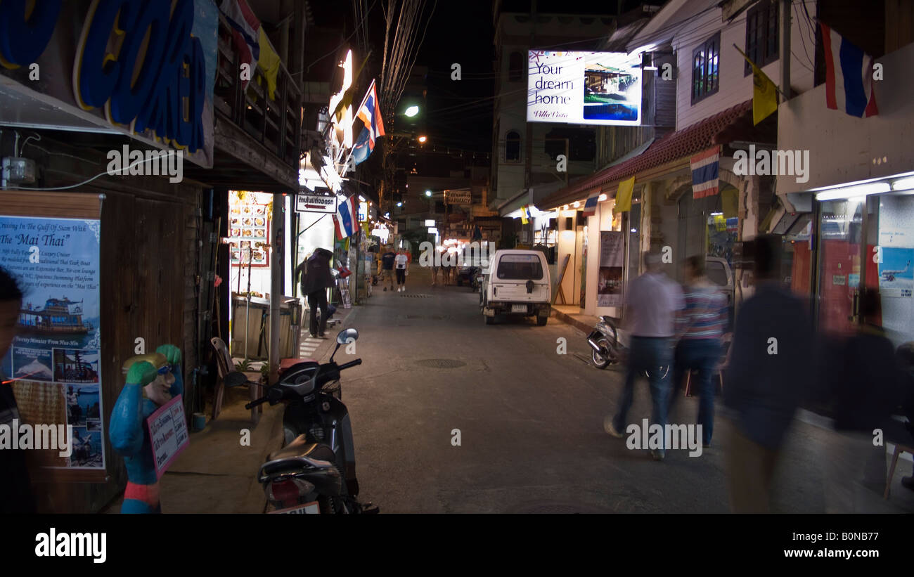 Night time street scene near the waterfront in Hua Hin in Thailand Stock Photo