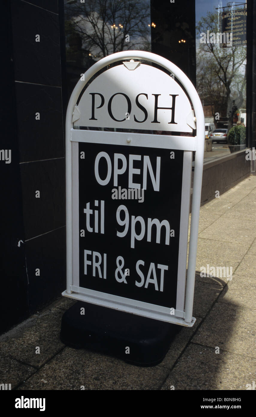 Posh Shop On Pavement In Alderley Edge Stock Photo