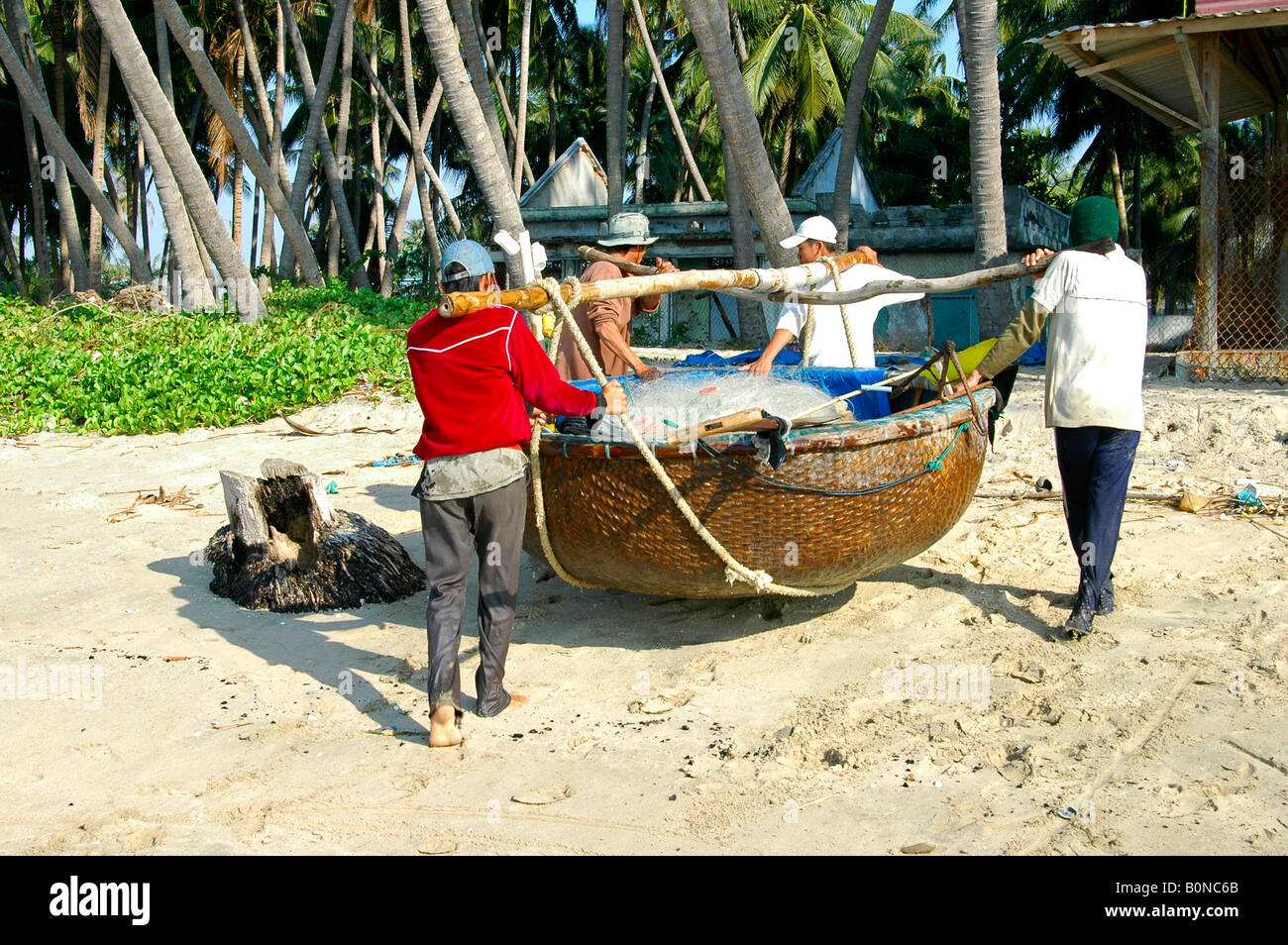 Natives Hauling Hi-res Stock Photography And Images - Alamy