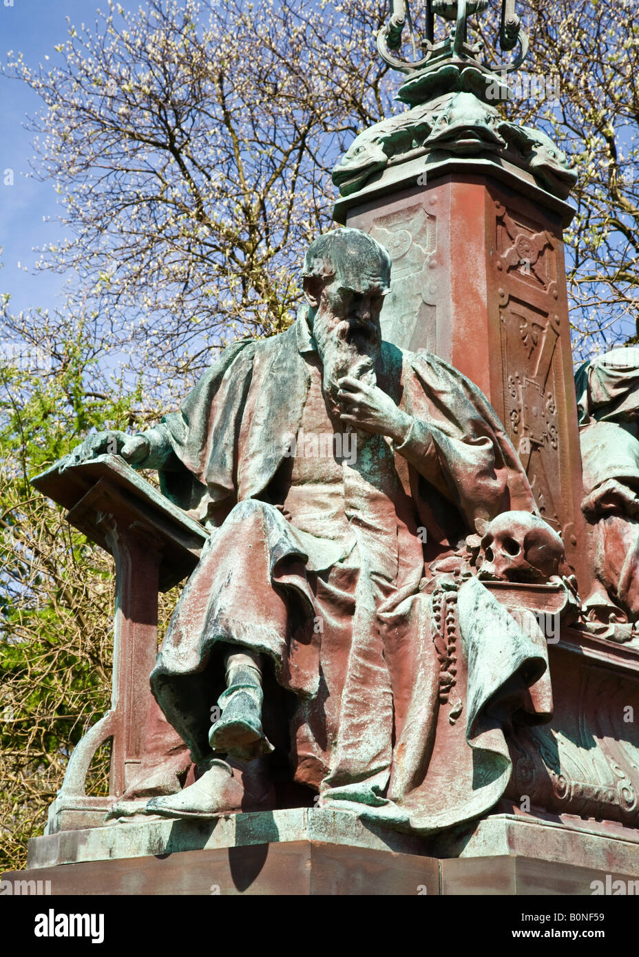 Paul Raphael Montford's Philosophy statue on Kelvin Way Bridge, kelvingrove, Glasgow, Scotland. Stock Photo