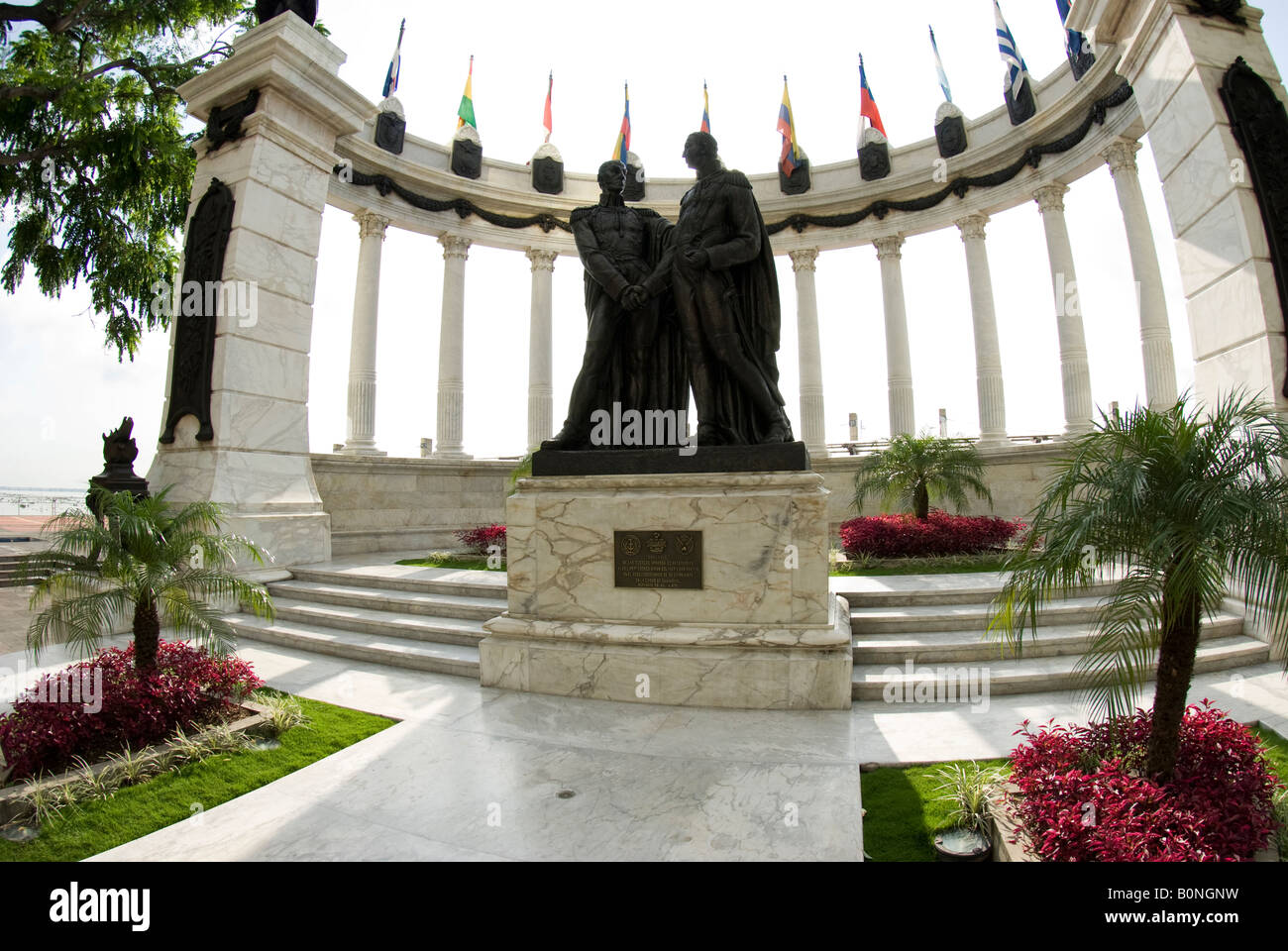 la rotunda statue monument on malecon 2000 guayaquil ecuador Stock