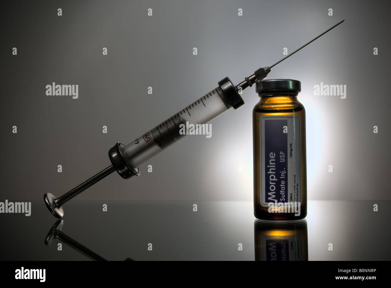 Morphine vial hi-res stock photography and images - Alamy