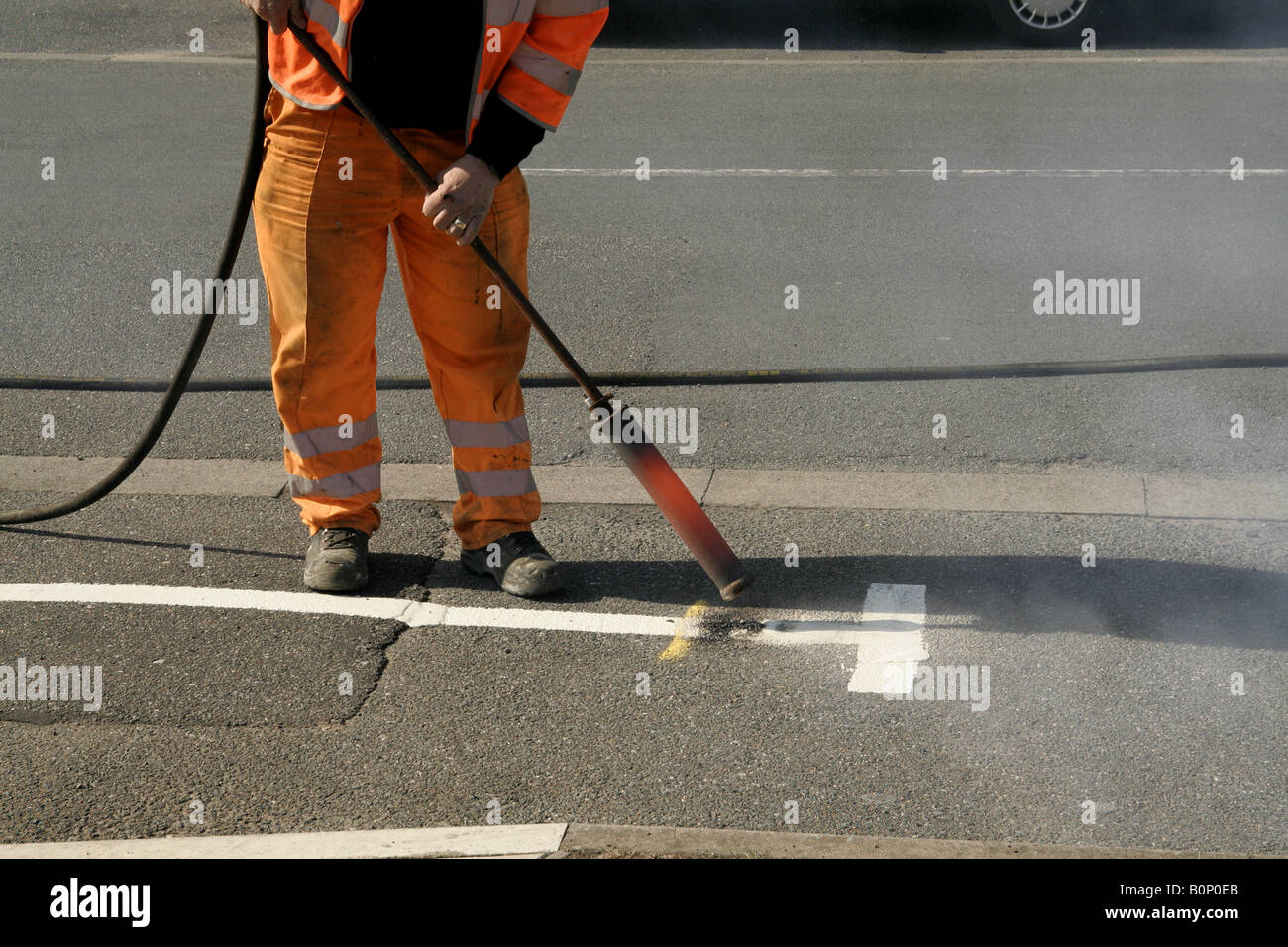 Thermal lance, burning off, road markings UK, thermoplastic material