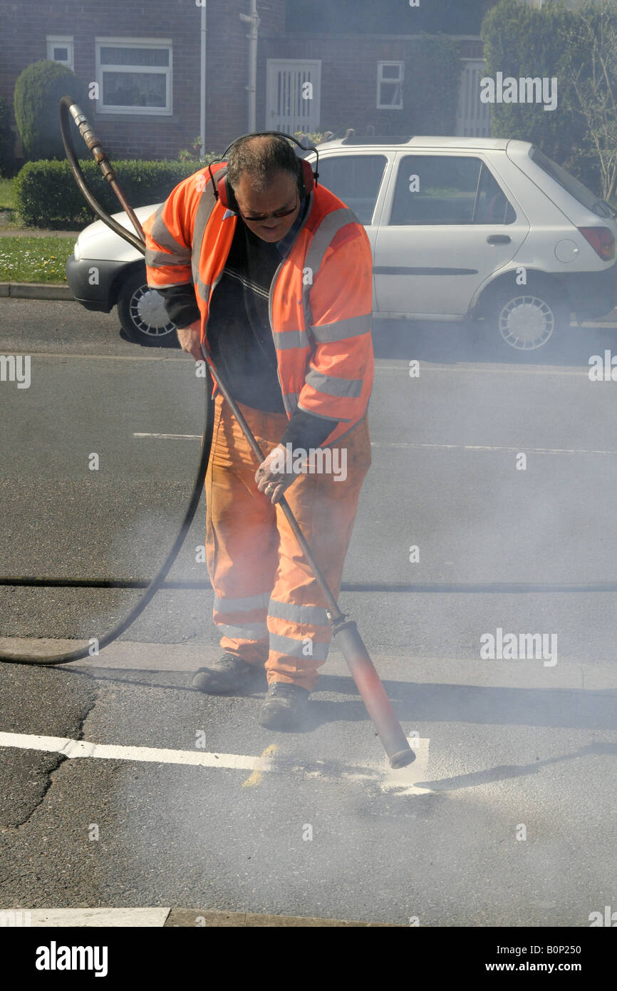 Thermal lance, burning off, road markings UK, thermoplastic material