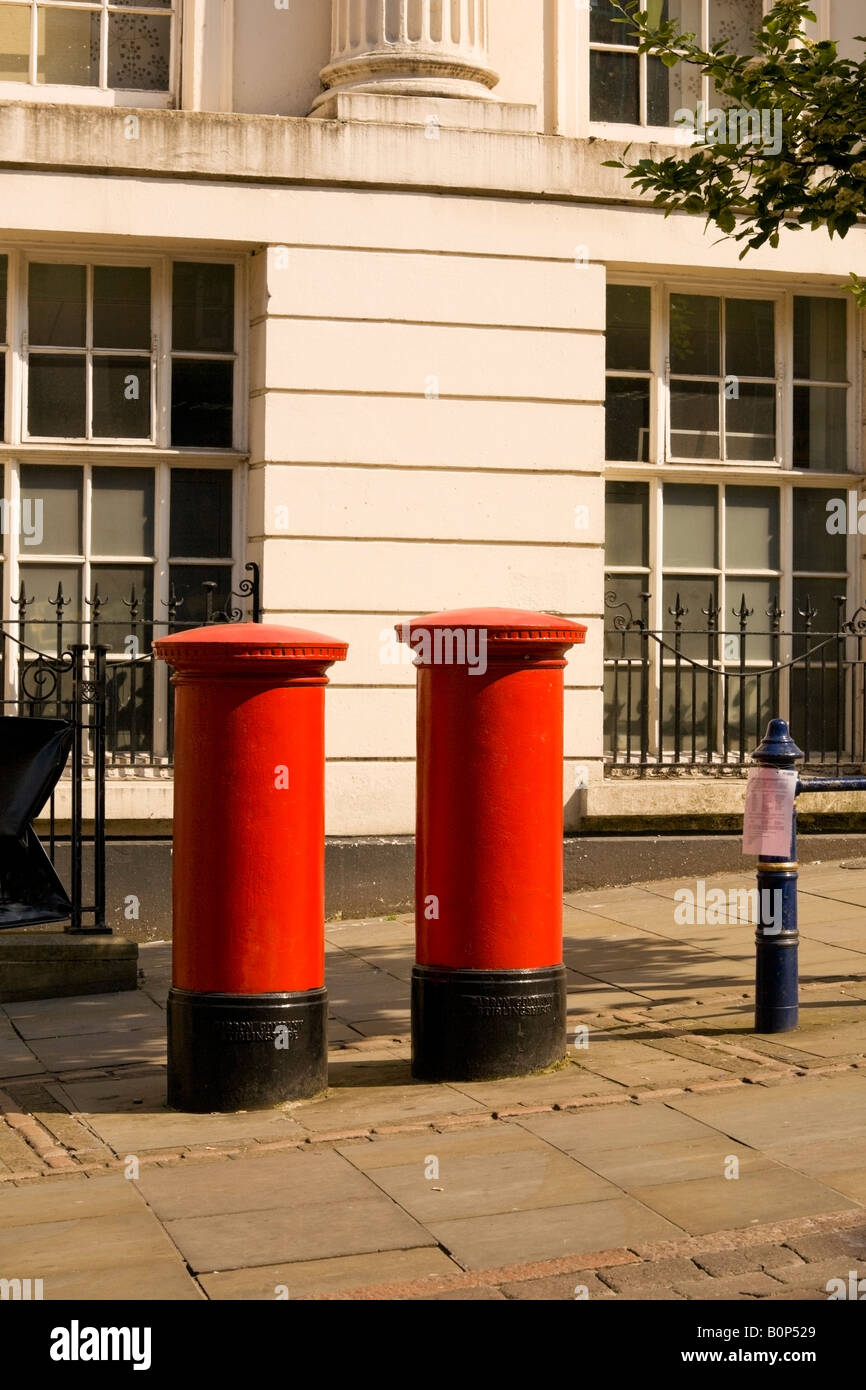 Pillar boxes hires stock photography and images Alamy