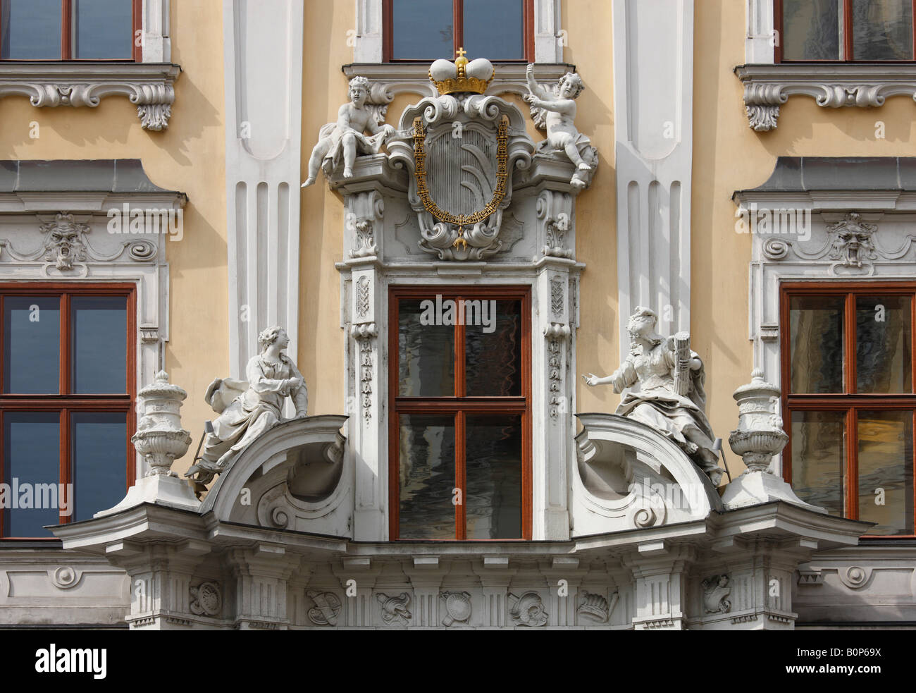 Wien, Palais Daun-Kinsky (1713-1716), Fassadendetail Stock Photo - Alamy