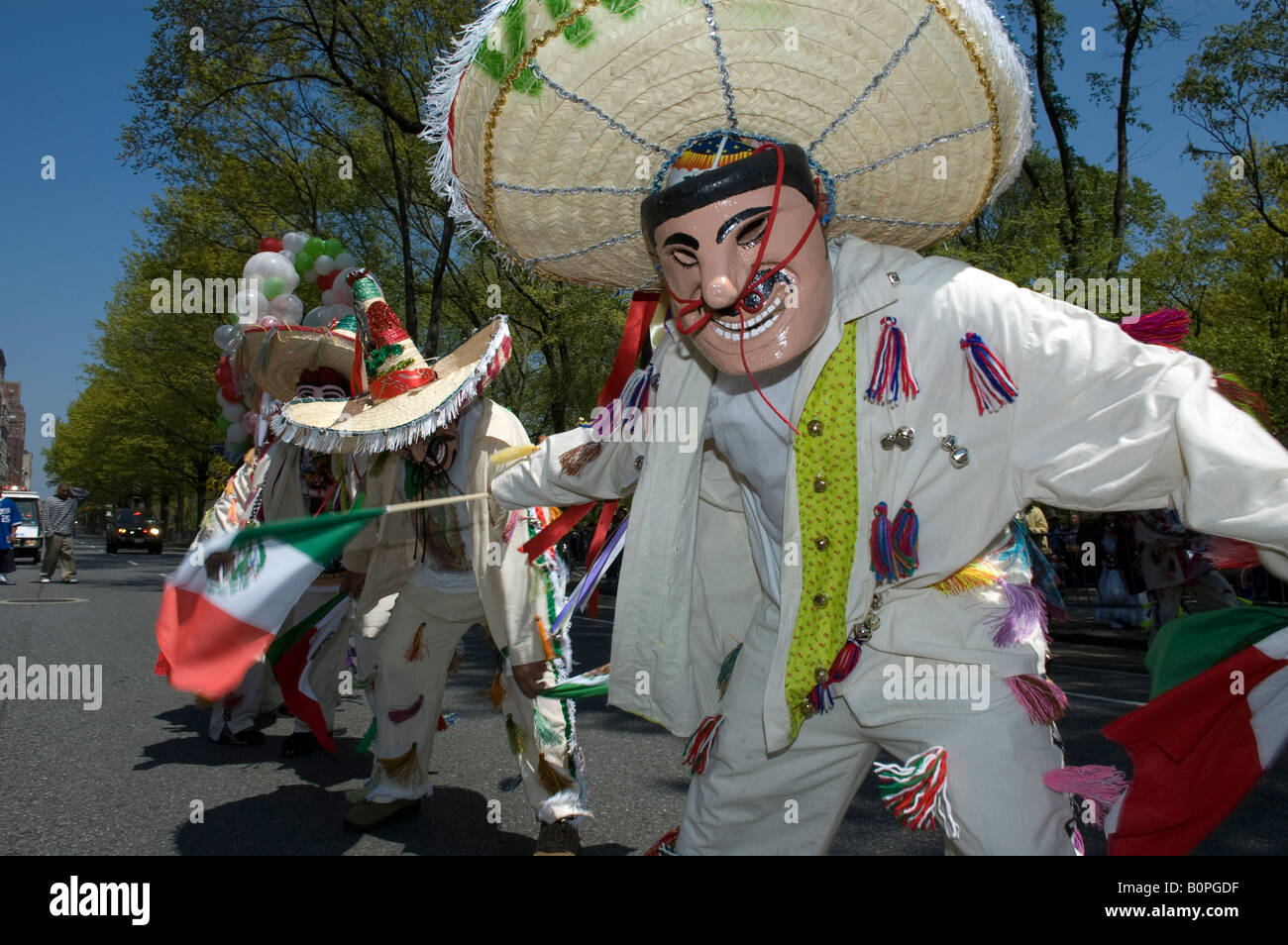 Mexican Americans march in the Cinco de Mayo Parade in New York Stock Photo