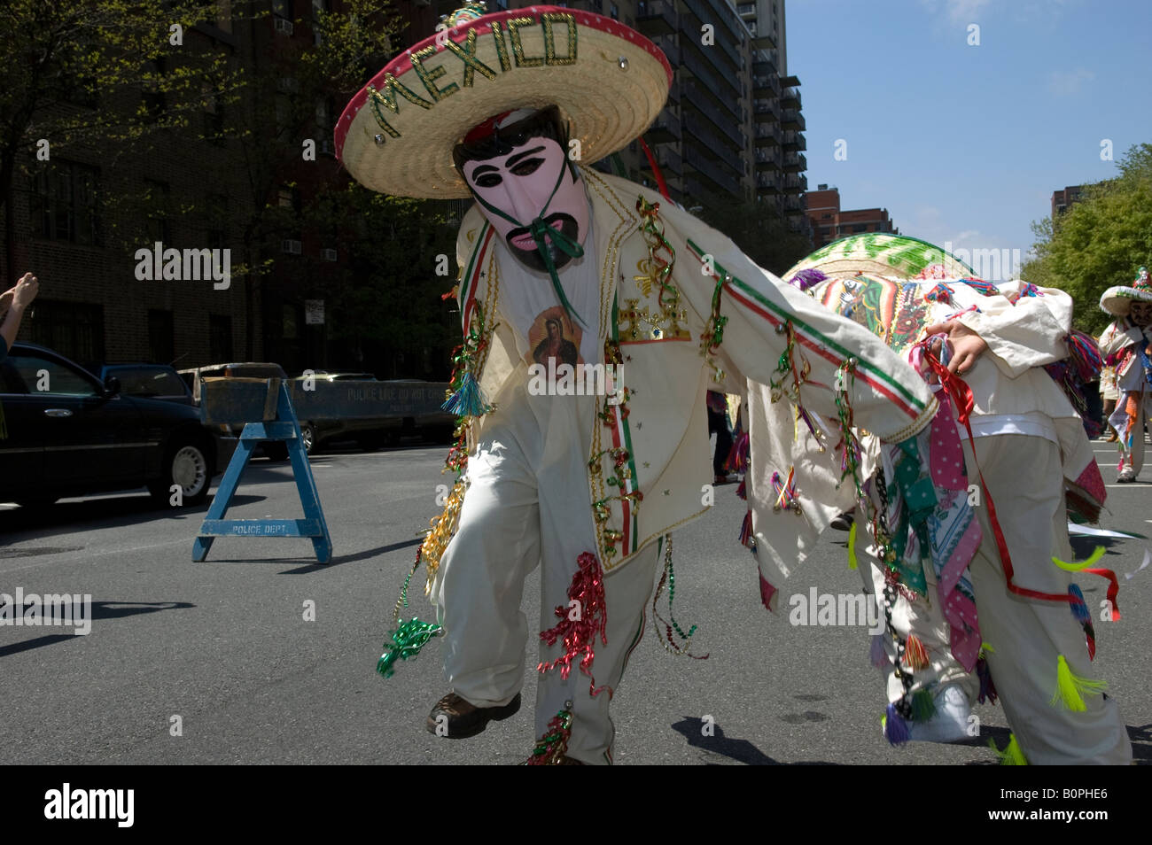 Mexican Americans march in the Cinco de Mayo Parade in New York Stock Photo