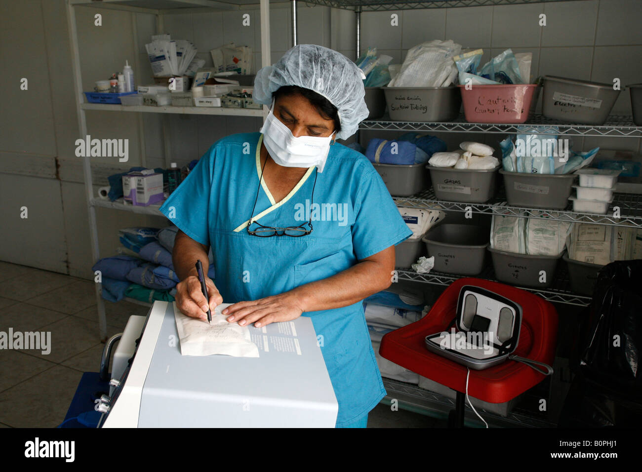 Surgery sponge hires stock photography and images Alamy