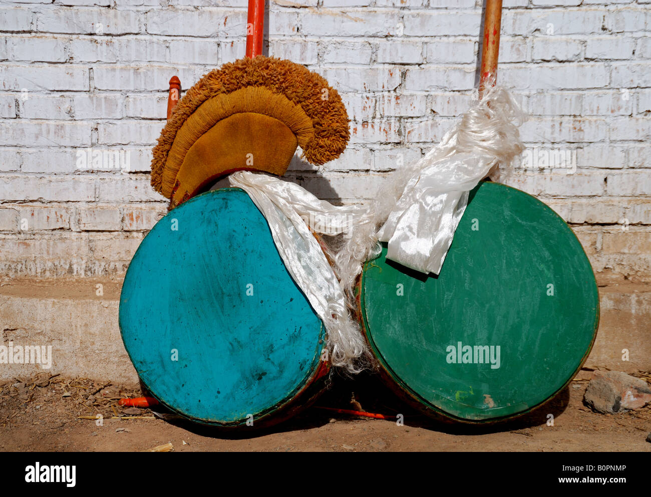 Buddhist drums tong ren hi-res stock photography and images - Alamy