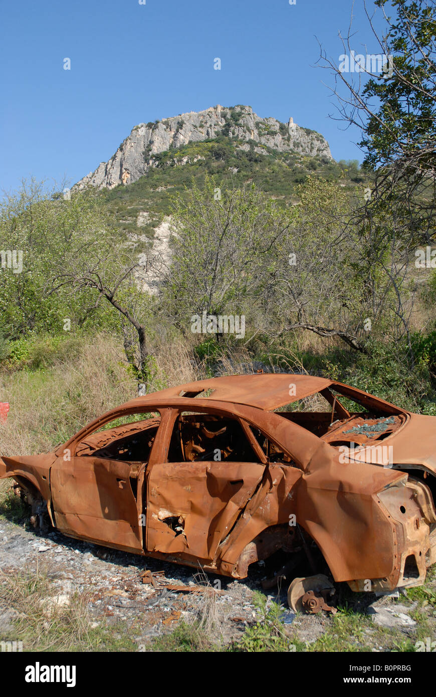 Pollution dumped abandoned old car hi-res stock photography and images ...