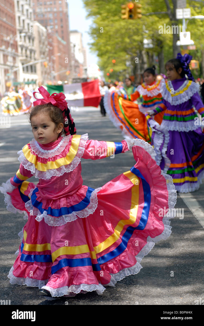 Mexican Americans in the Cinco de Mayo Parade in New York Stock Photo
