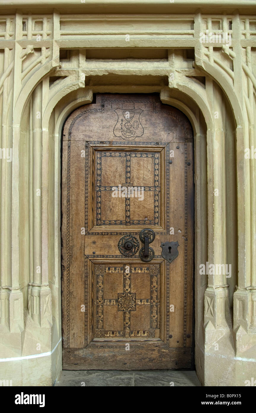 Oak church door hi-res stock photography and images - Alamy