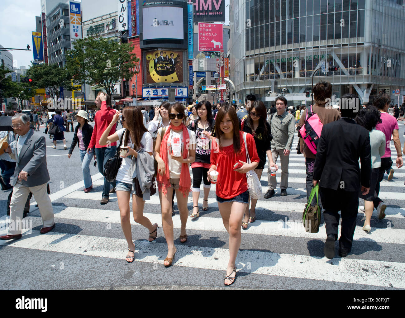 Busy Hachiko pedestrian crossing in Shibuya Tokyo Japan Stock Photo