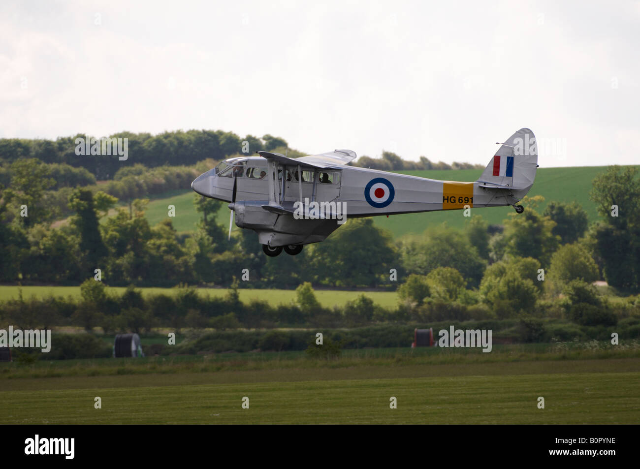 De havilland dh 89 dragon rapide hi-res stock photography and images ...