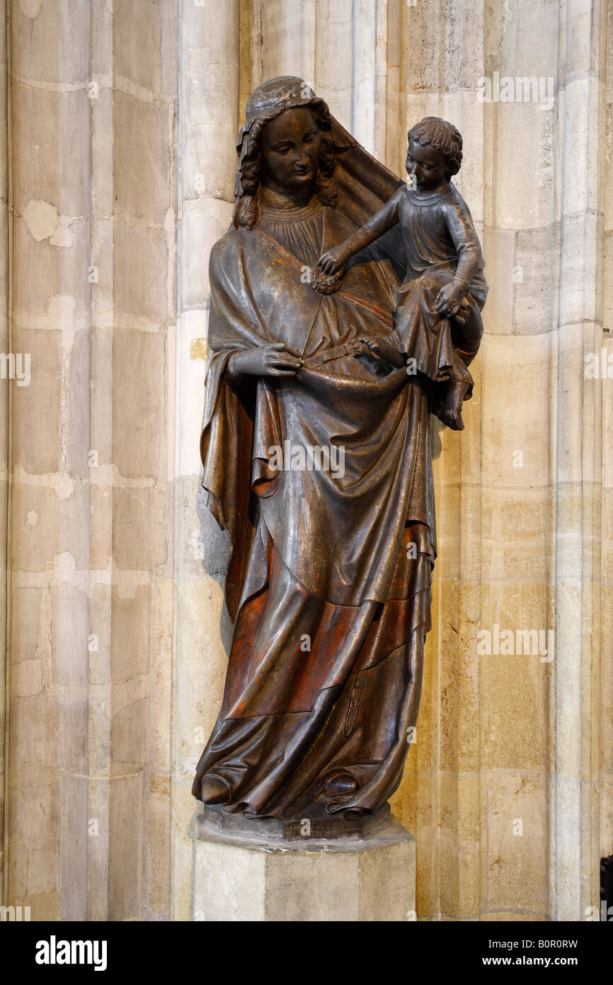 Wien, Stephansdom, """Dienstbotenmadonna"" um 1320" Stock Photo