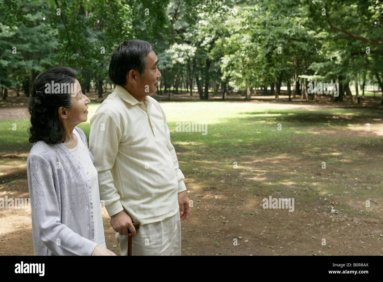 Asian senior couple park hi-res stock photography and images - Alamy