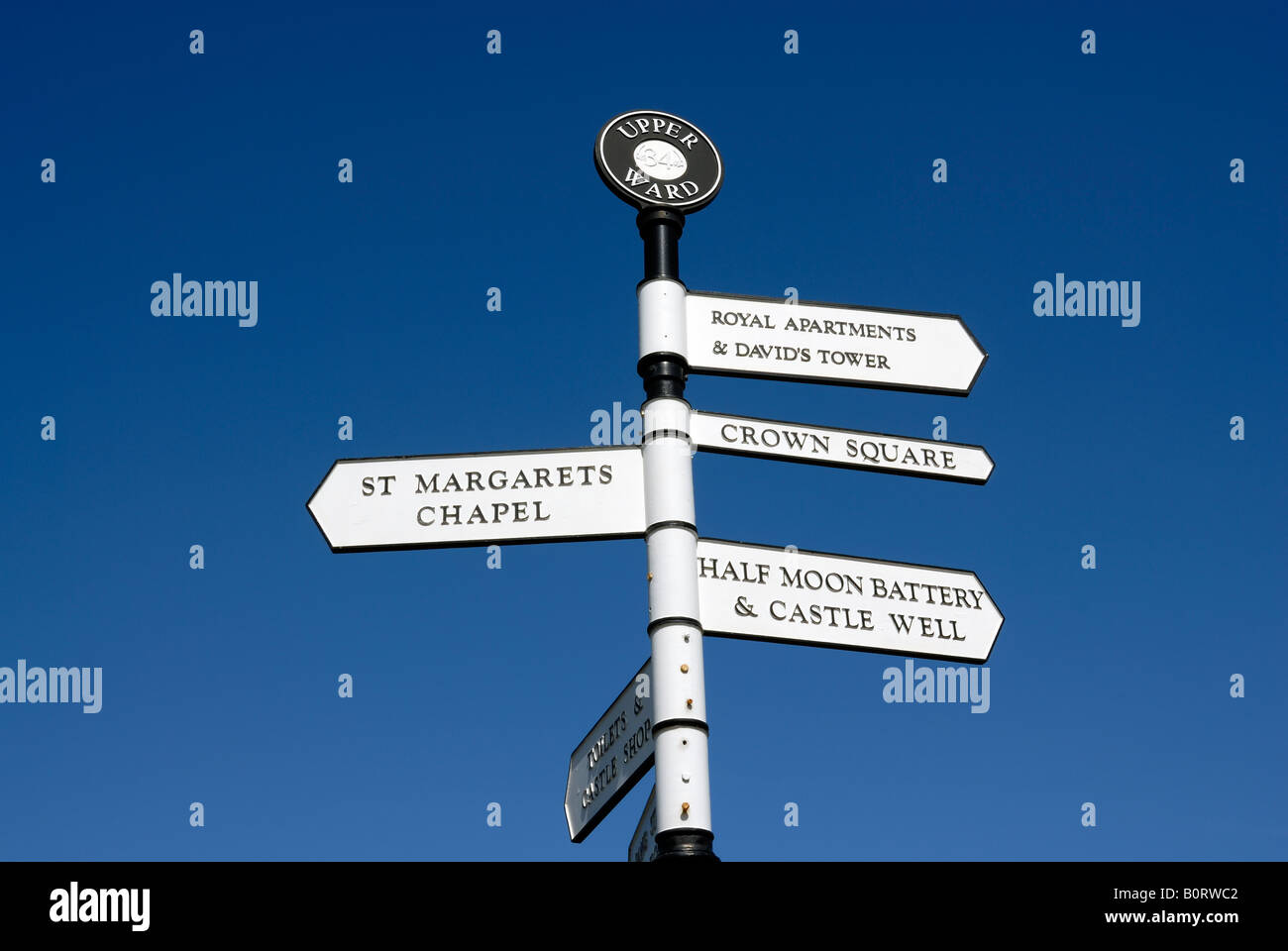 Signpost Edinburgh Castle Stock Photo