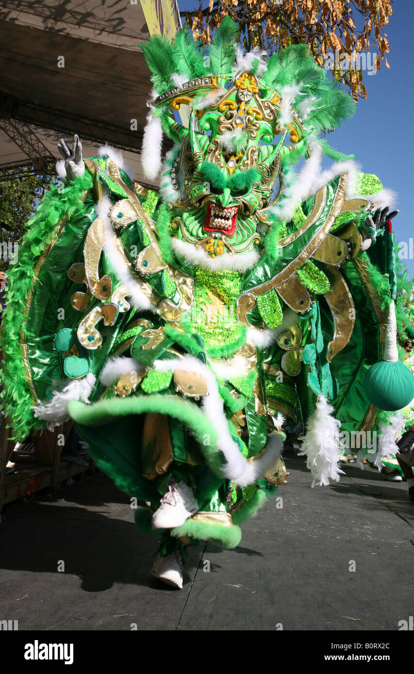 Apresentação de grupo de Son de los diablos em XVI Carnaval Negro.