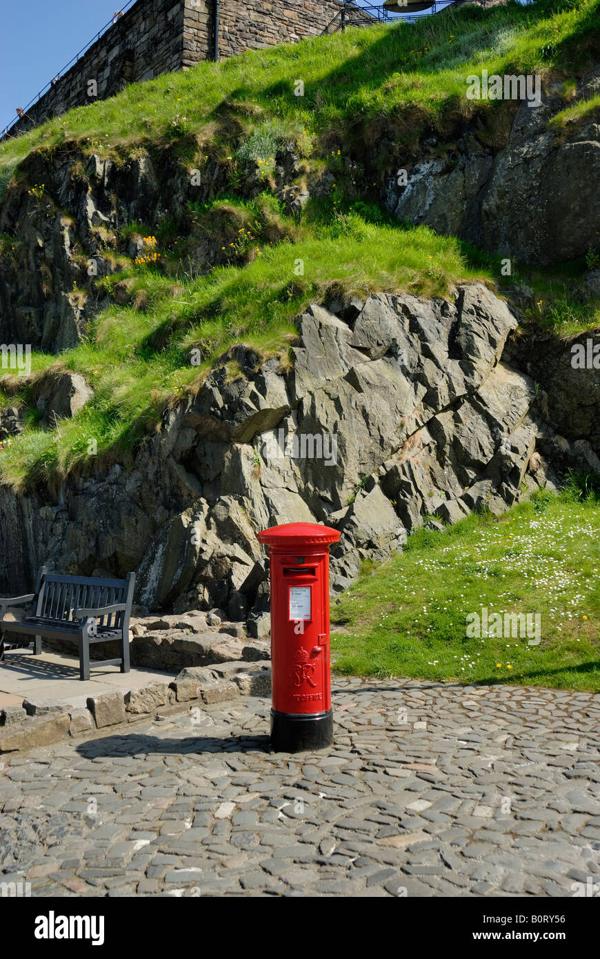 Post box, Edinburgh Castle Stock Photo Alamy