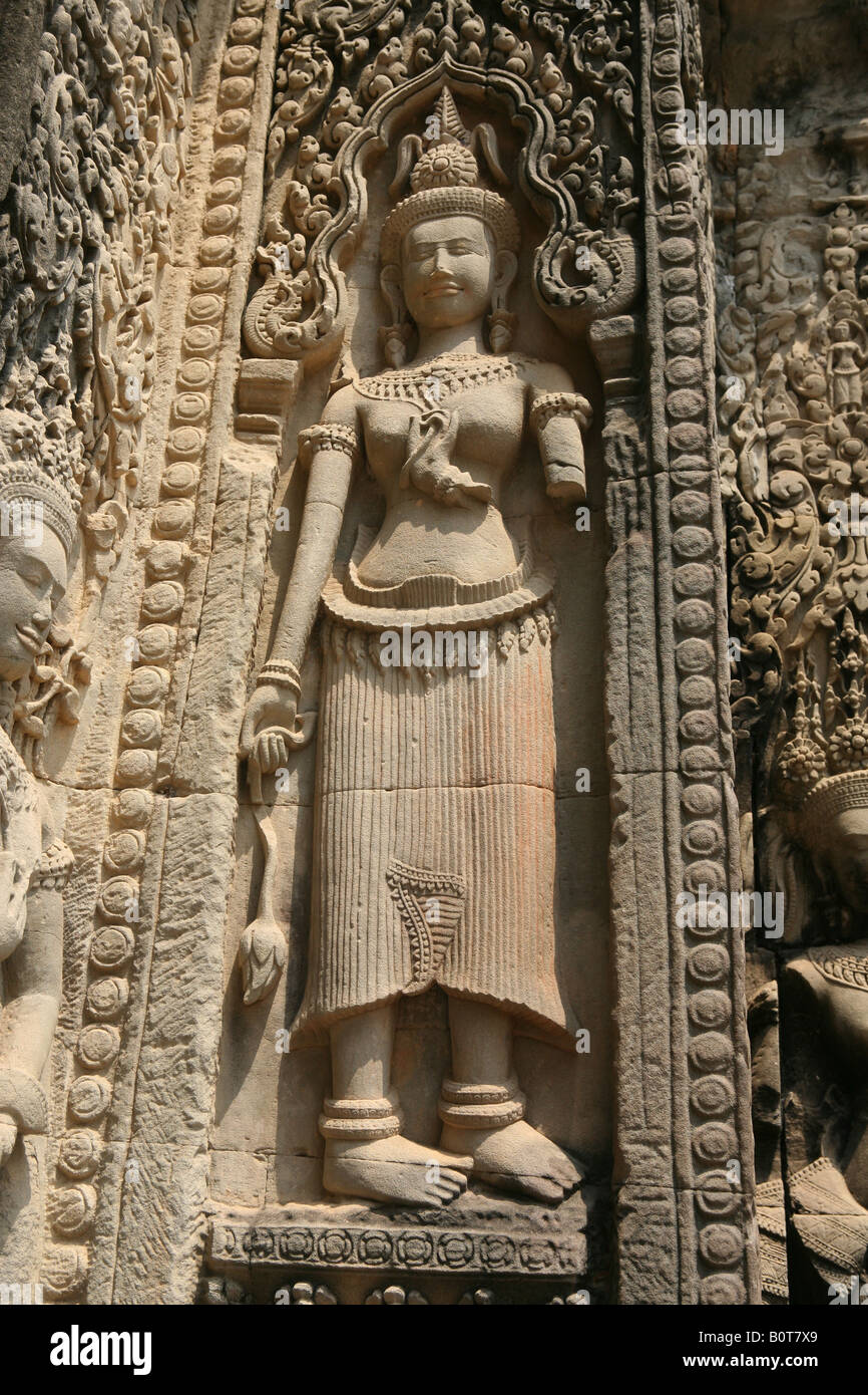 Devata Female divinity figure @ Thommanon A Shrine built by ...
