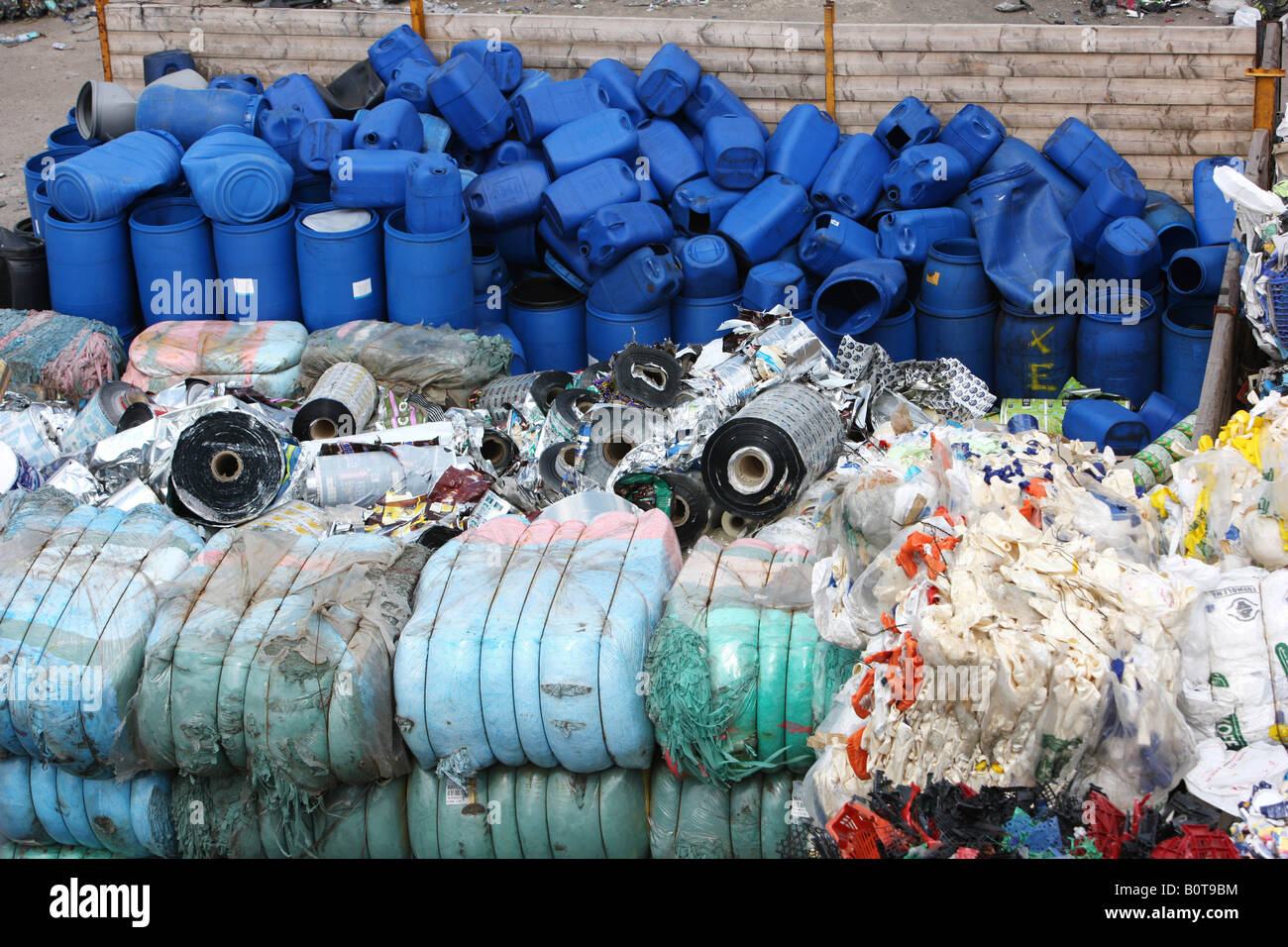 DEU Germany Essen Recycling of plastics of any kind Pressing of plastic