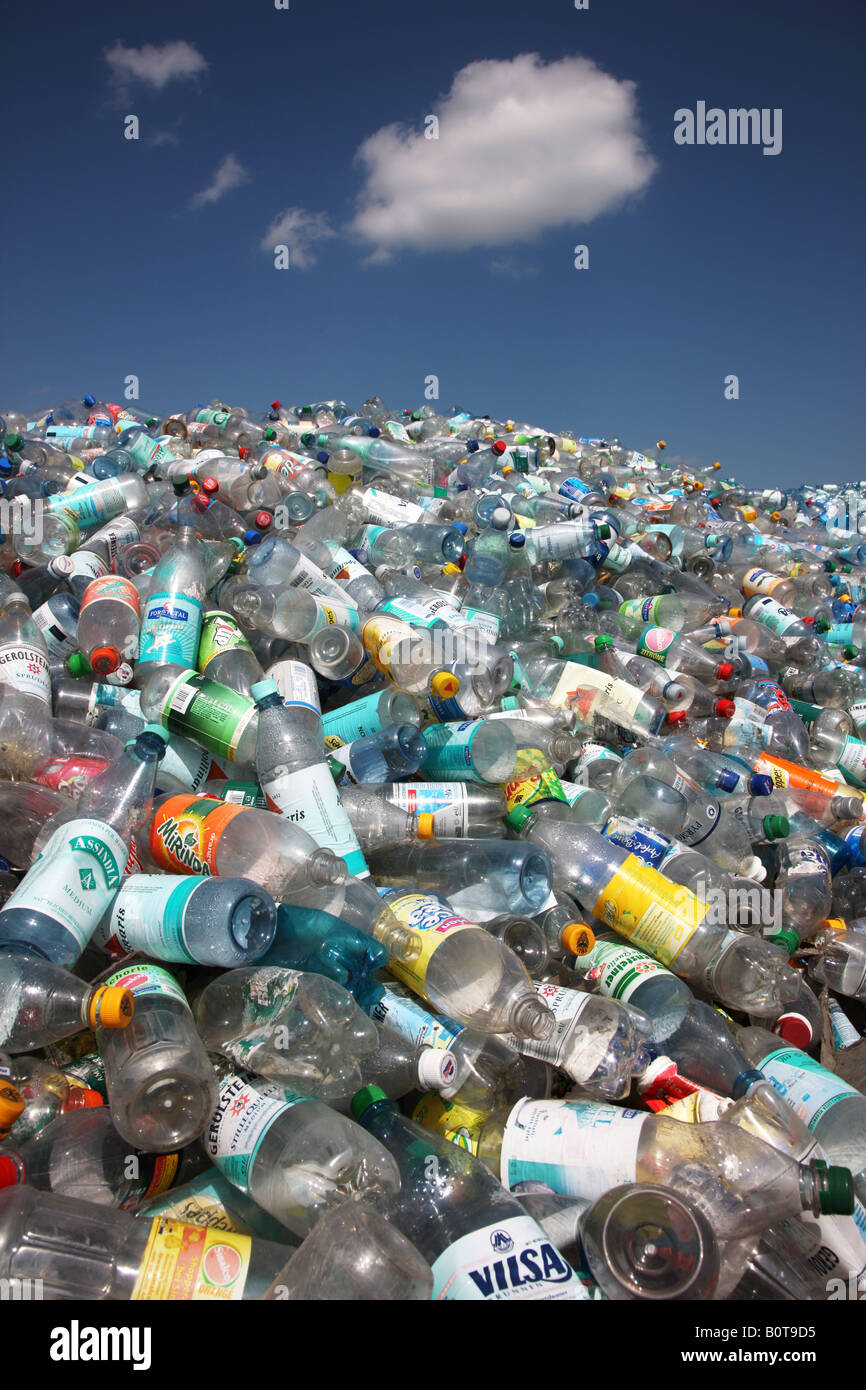 DEU Germany Essen Recycling of plastics of any kind Pressing of plastic