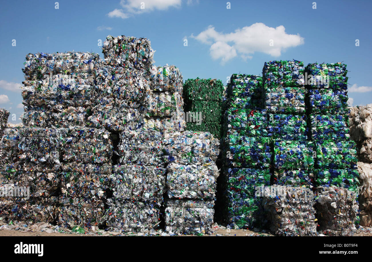 DEU Germany Essen Recycling of plastics of any kind Pressing of plastic