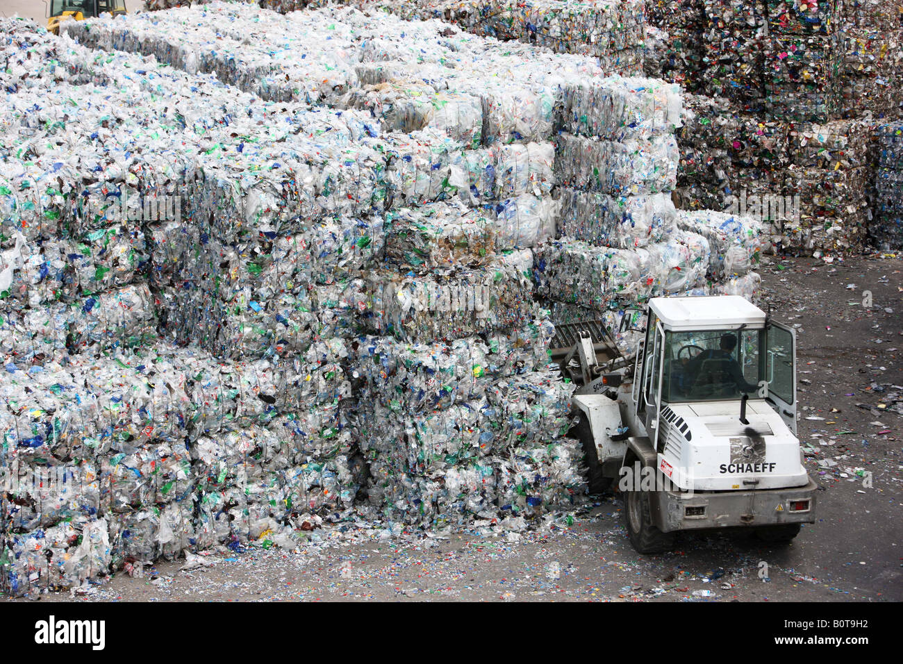 DEU Germany Essen Recycling of plastics of any kind Pressing of plastic