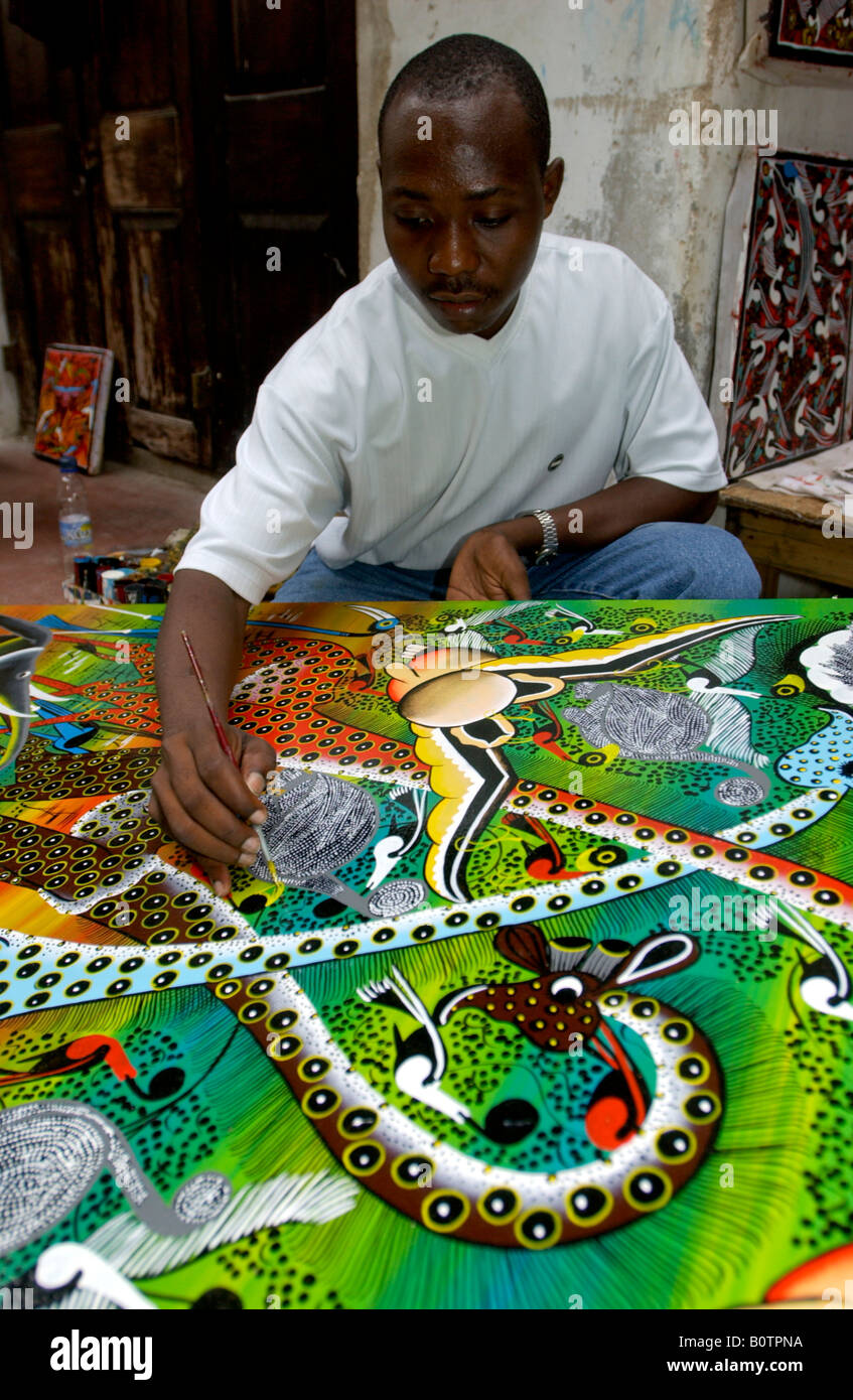 Tinga Tinga artist painting Stock Photo - Alamy