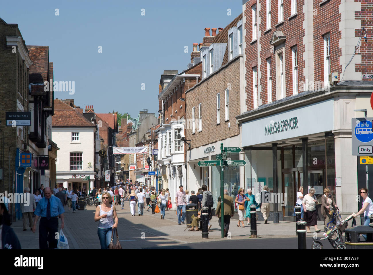 Winchester city center hi-res stock photography and images - Alamy