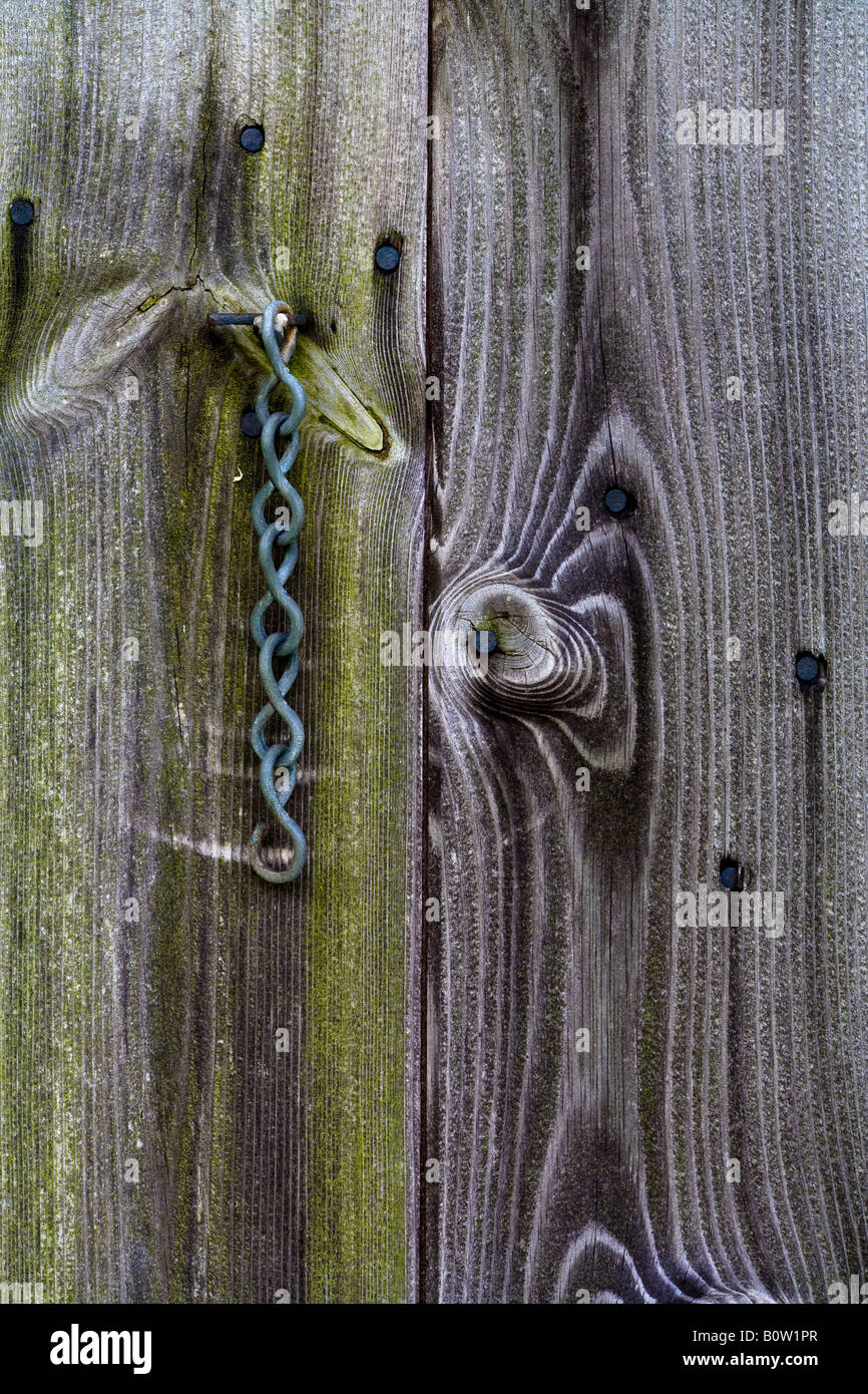 Dangling chain hires stock photography and images Alamy