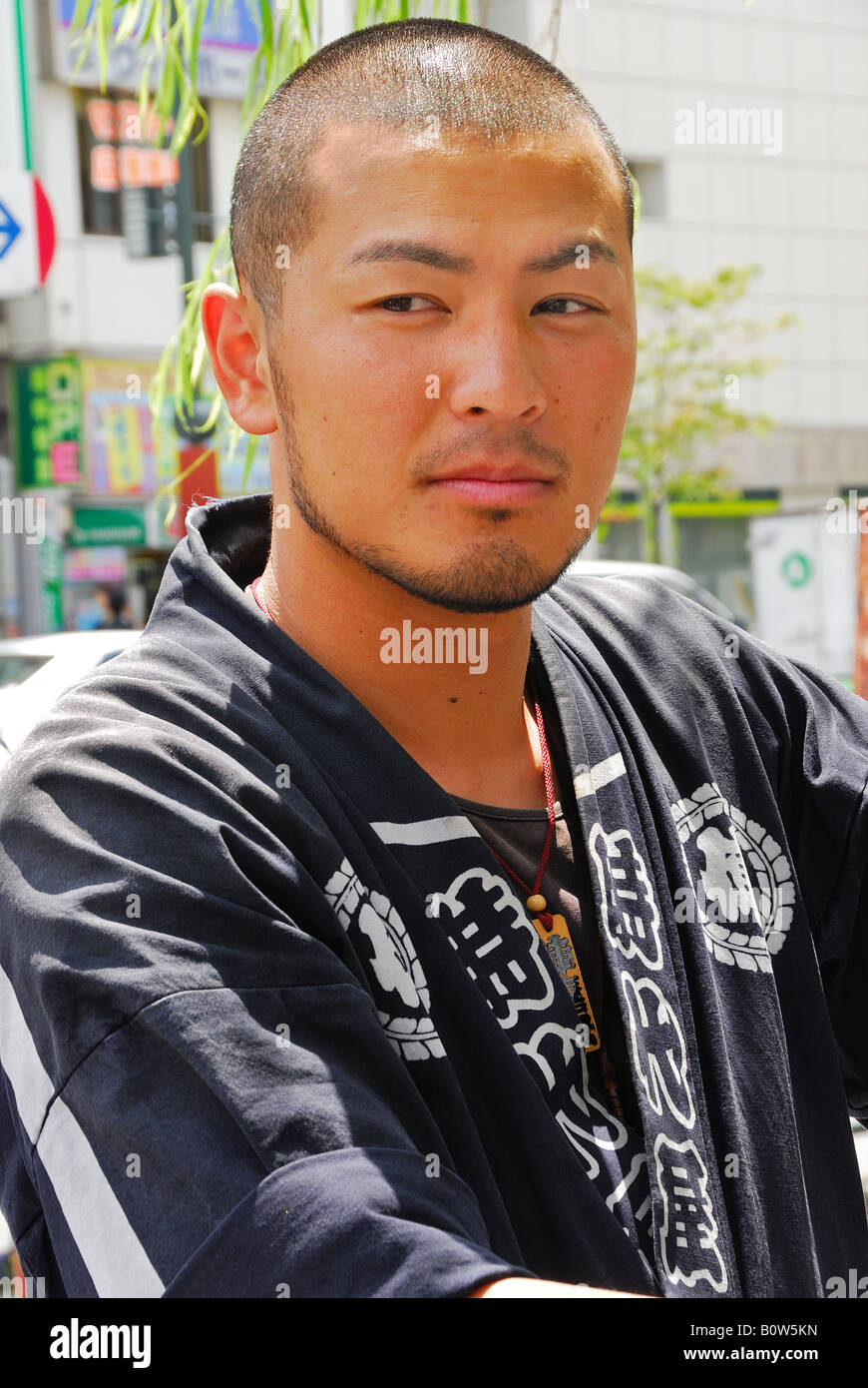 Man japanese short hair traditional hi-res stock photography and images -  Alamy