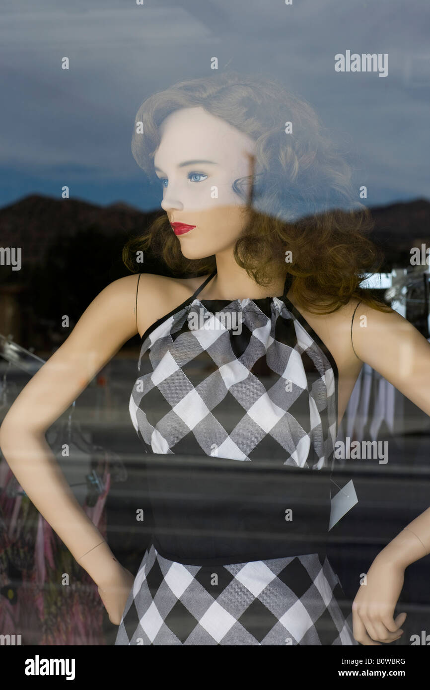 Female mannequin black hi-res stock photography and images - Alamy
