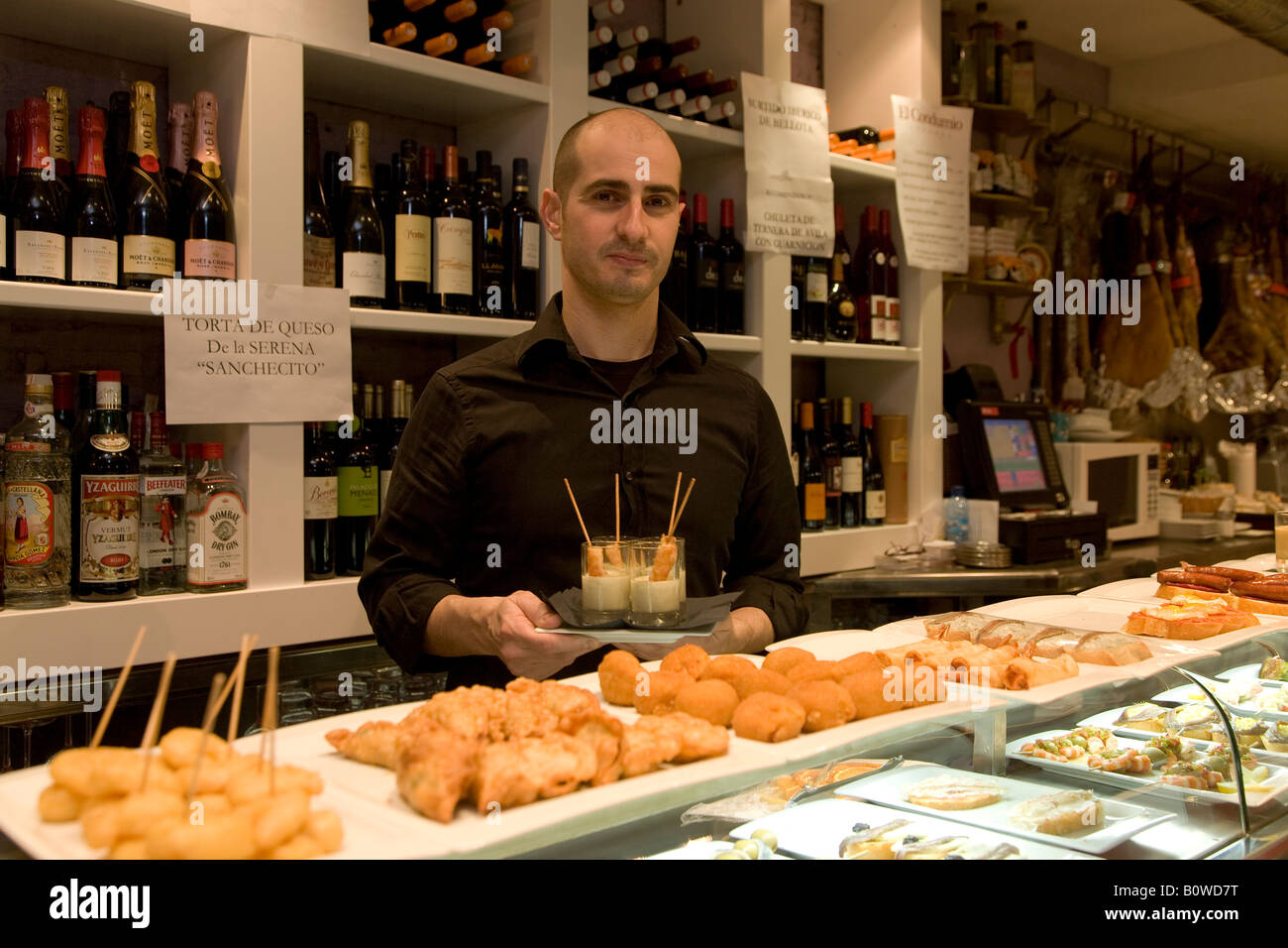 El Condumio, tavern, tapas bar, owner Carlos Luis Sanchez, Zaragoza, Saragossa, Expo 2008 city, Province of Aragon, Castile, Sp Stock Photo