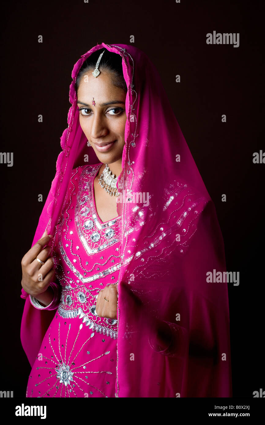 A woman dressed in traditional Indian clothing Stock Photo Alamy