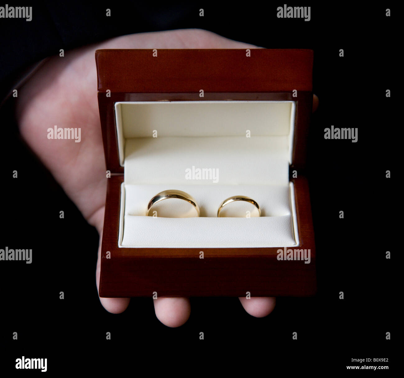 wedding rings in a box Stock Photo Alamy