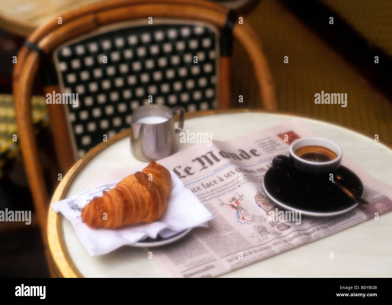 Cafe paris newspaper hi-res stock photography and images - Alamy