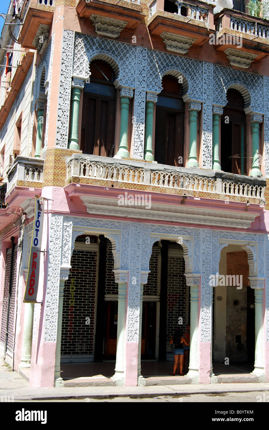 Balcony colonial building in hi-res stock photography and images - Alamy