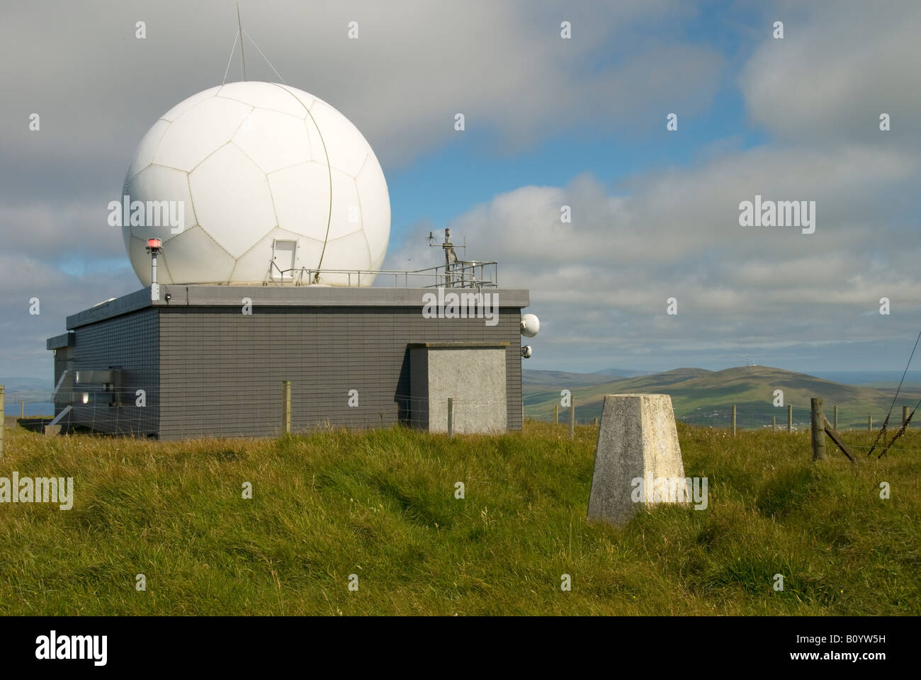 Radar station on the summit of Fitful Head, near Sumburgh, Shetland Islands, Scotland, UK Stock Photo